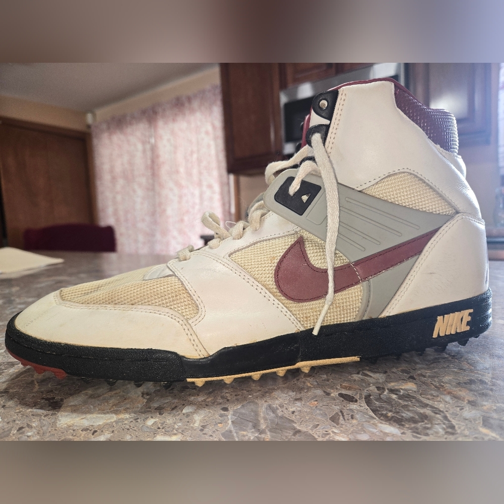 Used- Vintage Nike Burgandy  and White High-Top Cleats - Picture 6 of 7